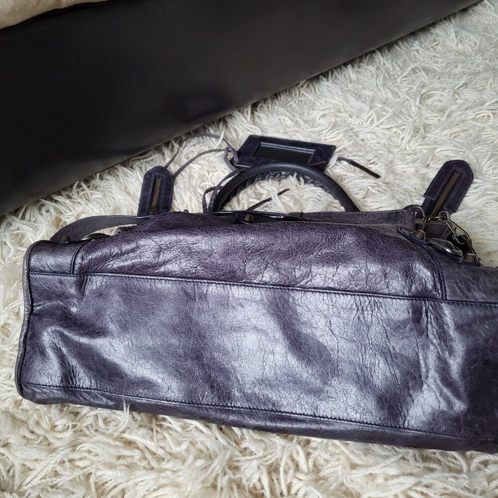 Authentic Balenciaga Classic City Bag - Picture 15 of 16
